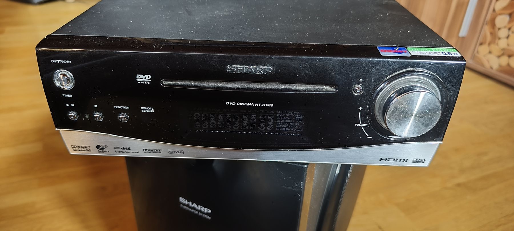 Sharp Sistemi audio & multimediali: Sharp DVD Cinema System HT-DV40 mit Lautsprechern gebraucht – Usato da Goldau venduto da Bovistli 1