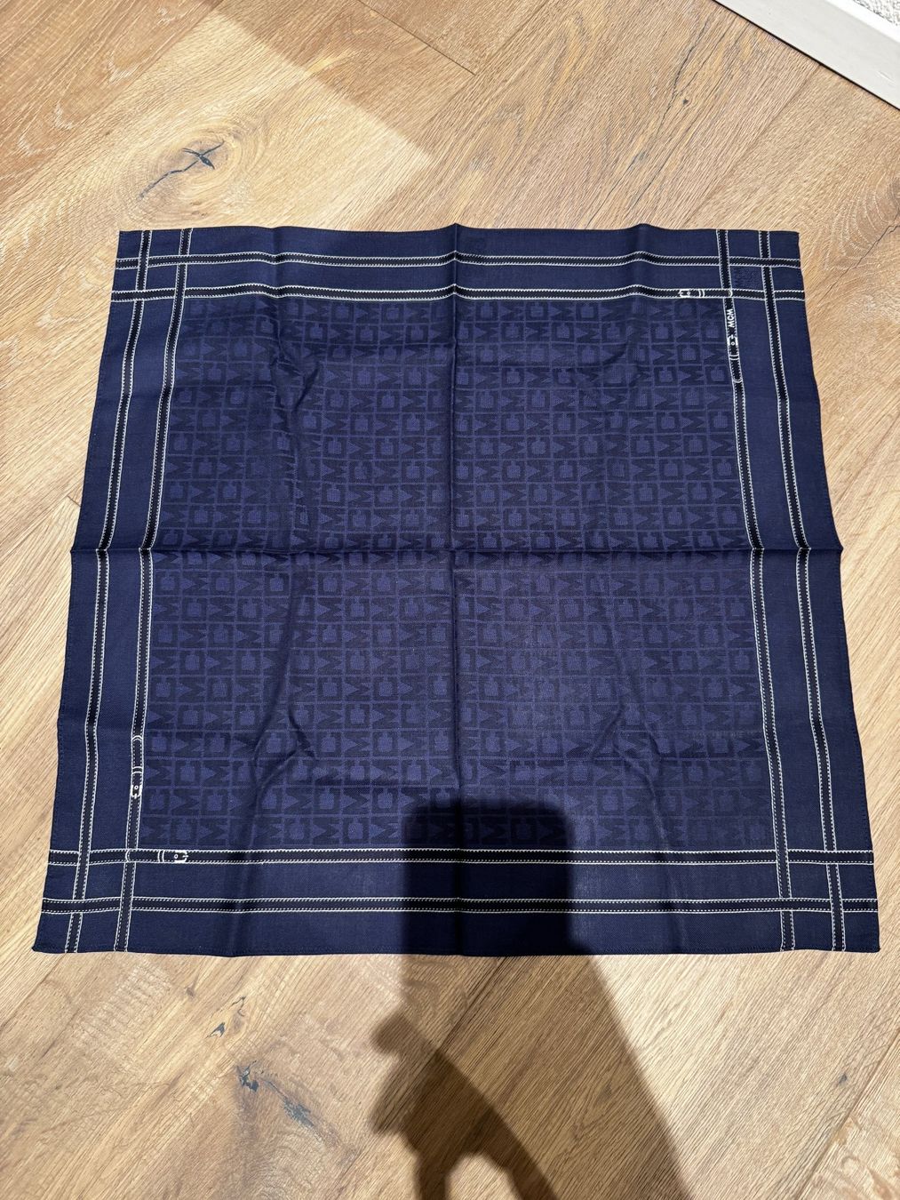 Mcm Foulards, Tücher & Schals: Neu Original MCM Tuch 47x47cm – Neu (gemäss Beschreibung) aus Wangen SZ von Rol_20