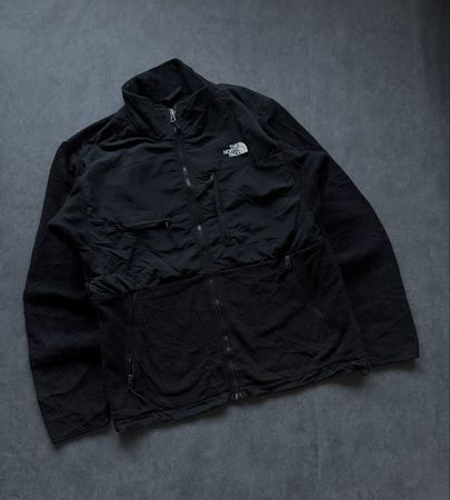 33.Veste The North Face noire en polaire, taille M 