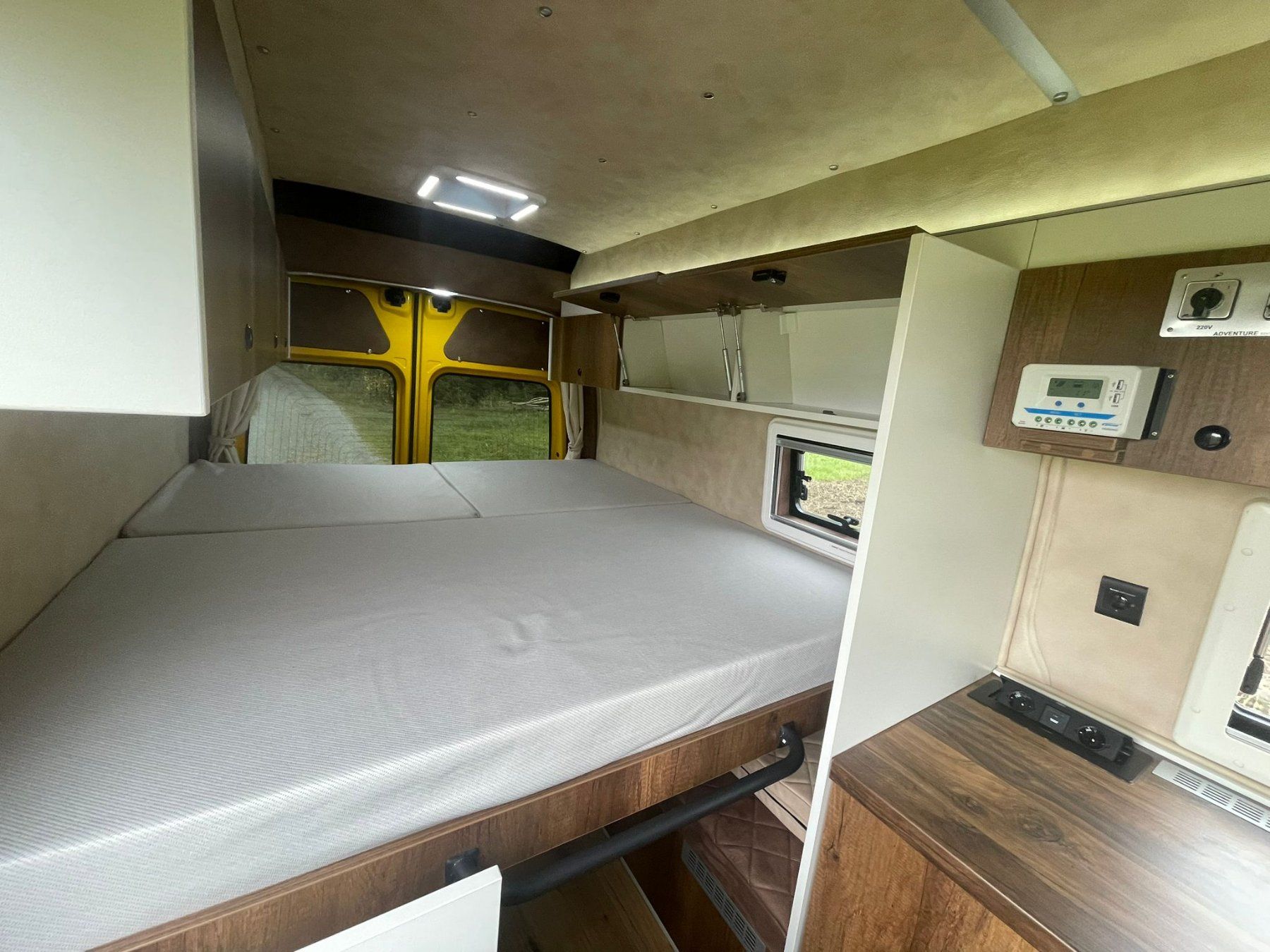 Renault Veicoli da campeggio: Wohnmobil mieten Camper – Usato da Lachen SZ venduto da Dorfgarage950 6