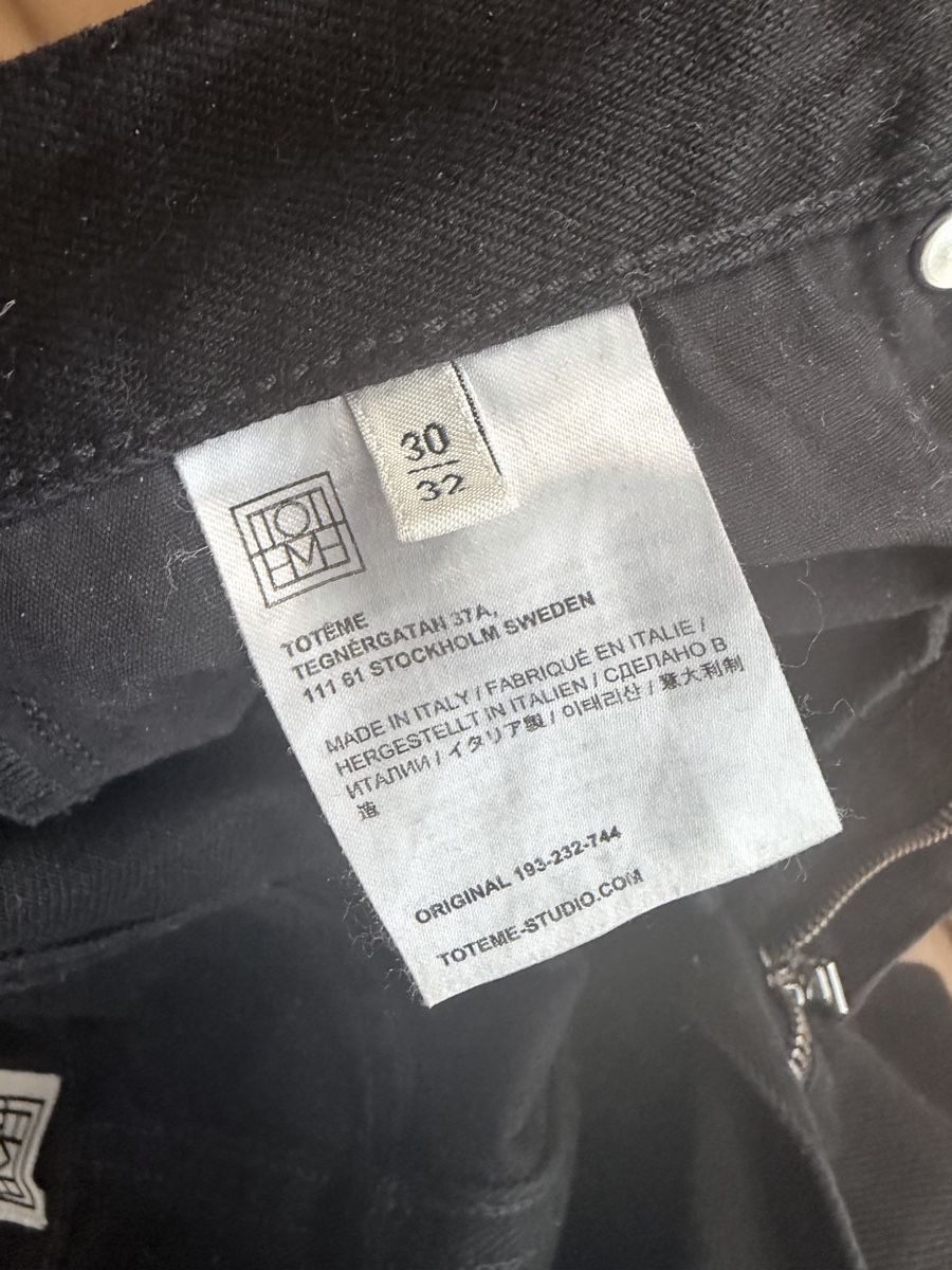 Jeans: Totême Jeans Schwarz Gr. 30/32 – Usato da Zürich venduto da ewa. 2