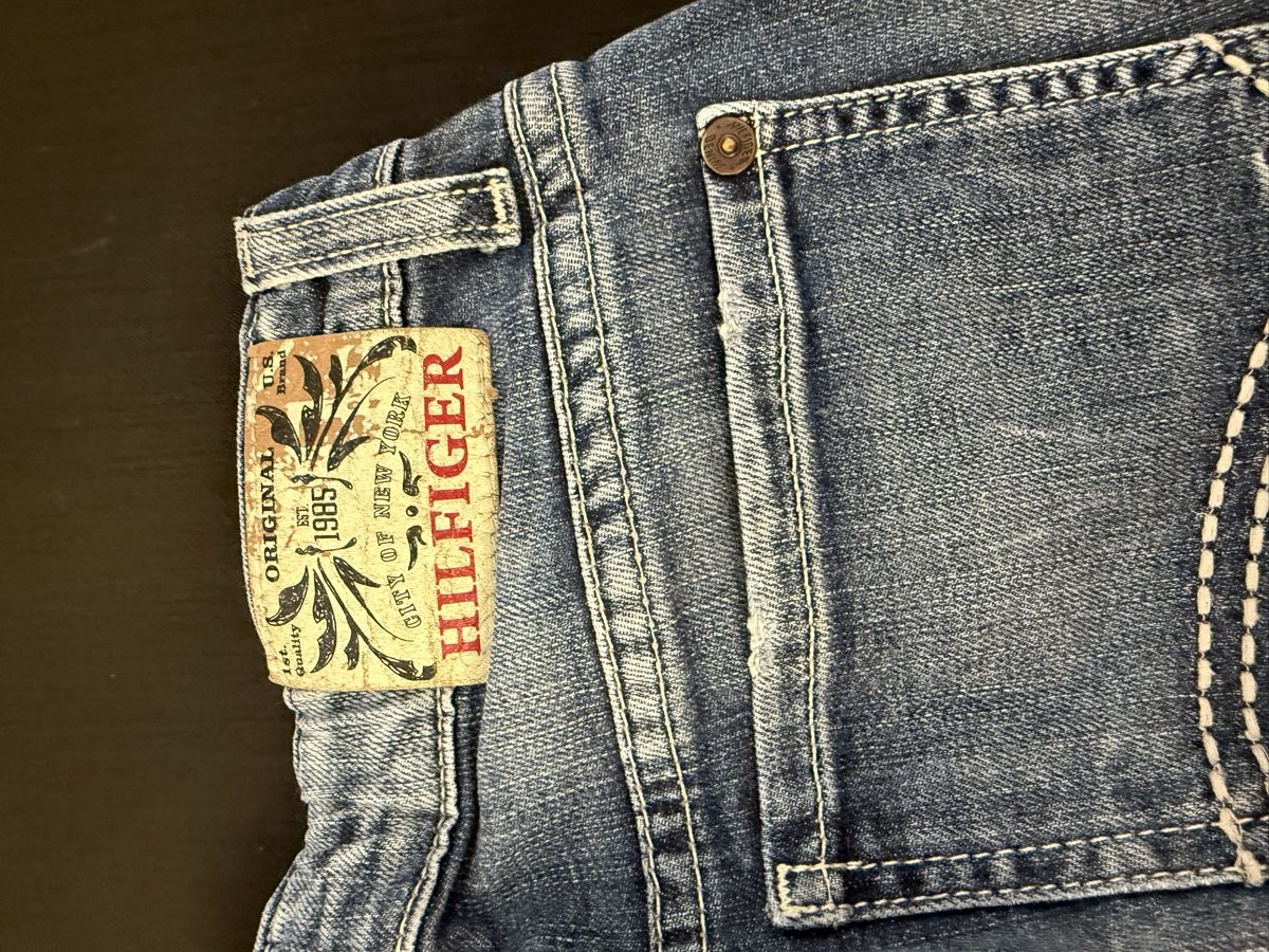 Tommy Hilfiger Pantaloni: Tommy Hilfiger Jeans Grösse 14 Top – Usato da Mettmenstetten venduto da _4_YOU_ 2