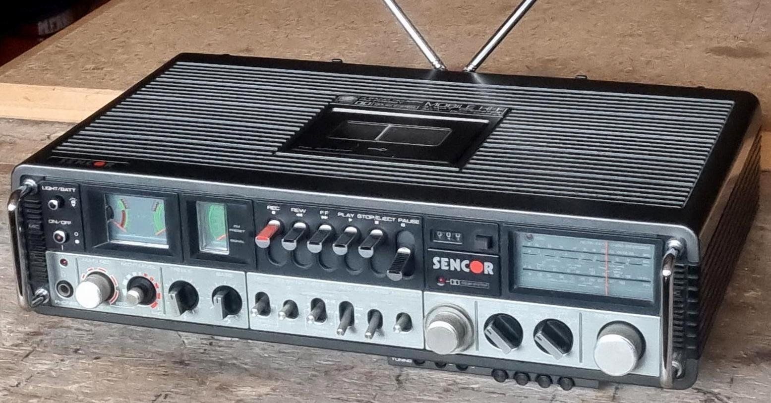 Lettore multimediale & Streamer: Mobile Hi-Fi System Sencor S 5000 Radiorecorder – Usato da Collonges venduto da arashee 1