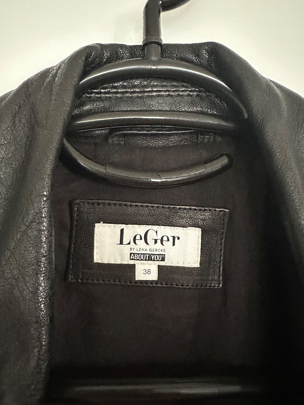 Vestes: Lederjacke – D'occasion à Oberrieden par Mai27 1