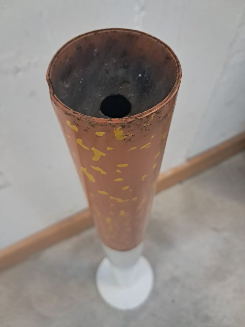 Aschenbecher: Aschenbecher Zigarettenform Metall, Standaschenbecher – Gebraucht aus Zürich von Lia107 2