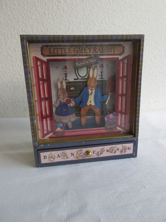 Boite à musique little grey rabbit vintage ancienne lapin