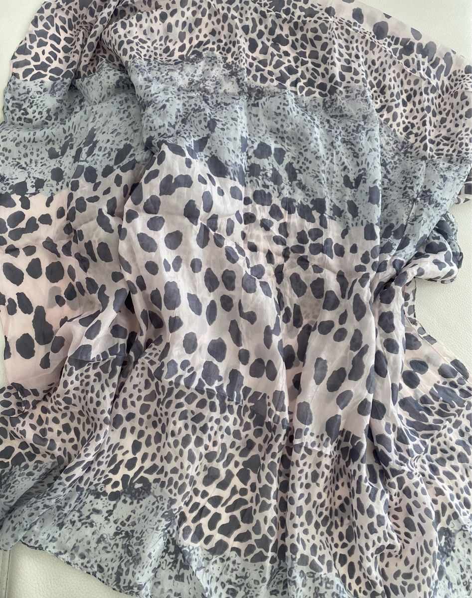 Foulard & Sciarpe: Grosse Seiden Schal 🌸 – Usato da Opfikon venduto da Luis144 4