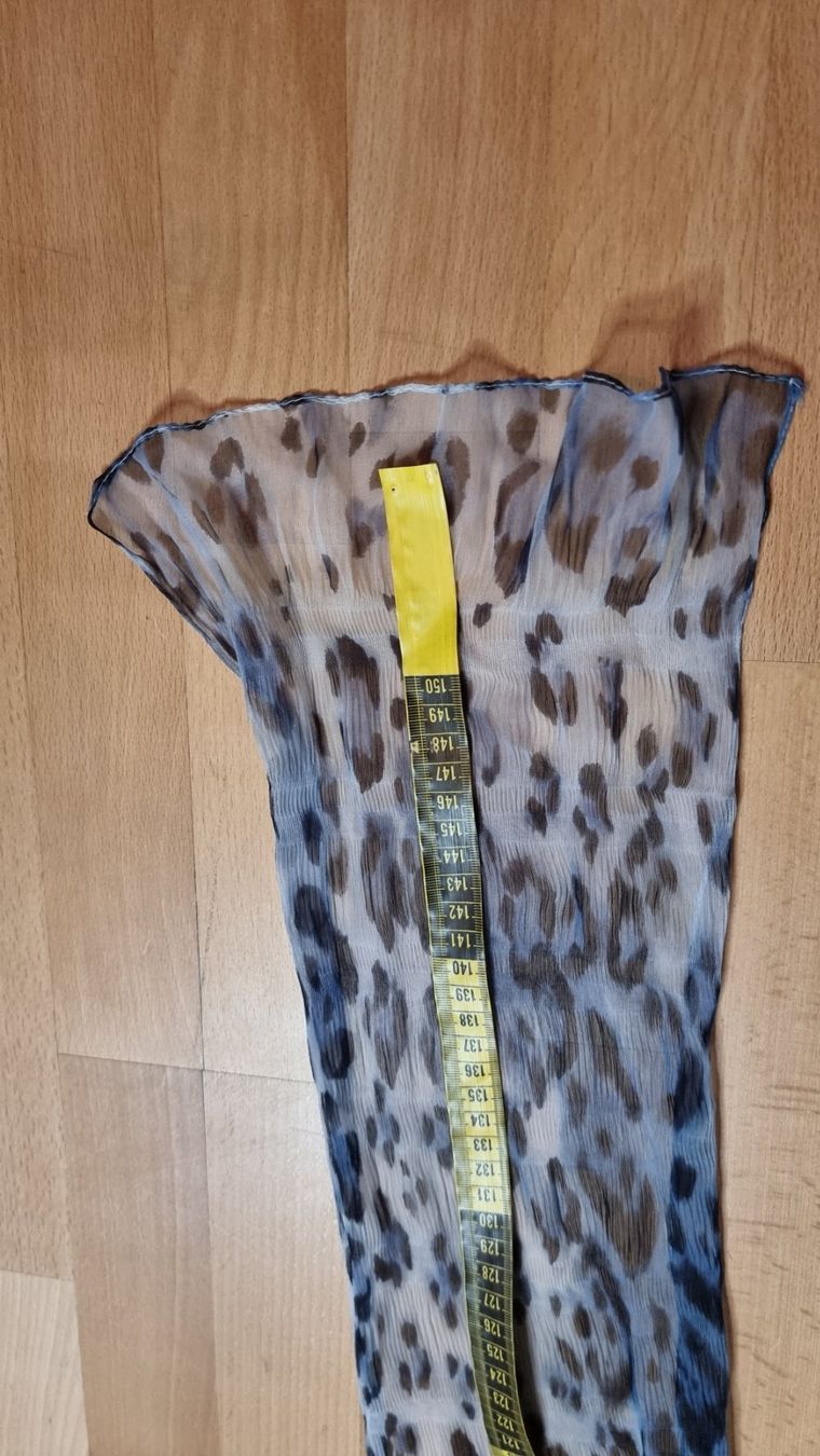 Foulard & Sciarpe: Eleganter Schal mit blauem Leopardmuster – Usato da Wald ZH venduto da CapLux 9