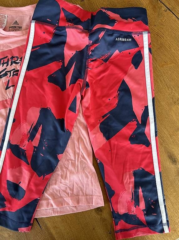 Adidas Kleiderpakete & -sets: Adidas Turnkleider Gr. 140 Rosa – Gebraucht aus Grenchen von lor_2zpl 2