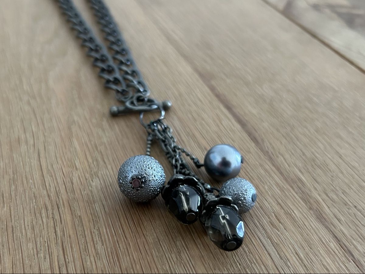 Catenine: Hals-Kette mit Anhänger – Usato da Bern venduto da kat_sm88
