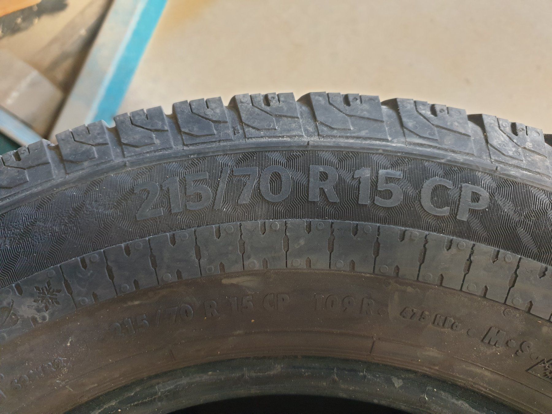 Pneus & Kompletträder: 4 pneus 215/70R15 CP – Gebraucht aus Combremont-le-Petit von goma4 2