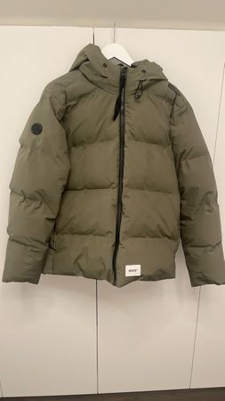 Khujo Winterjacke Olivgrün, Grösse L - Warm durch den Winter