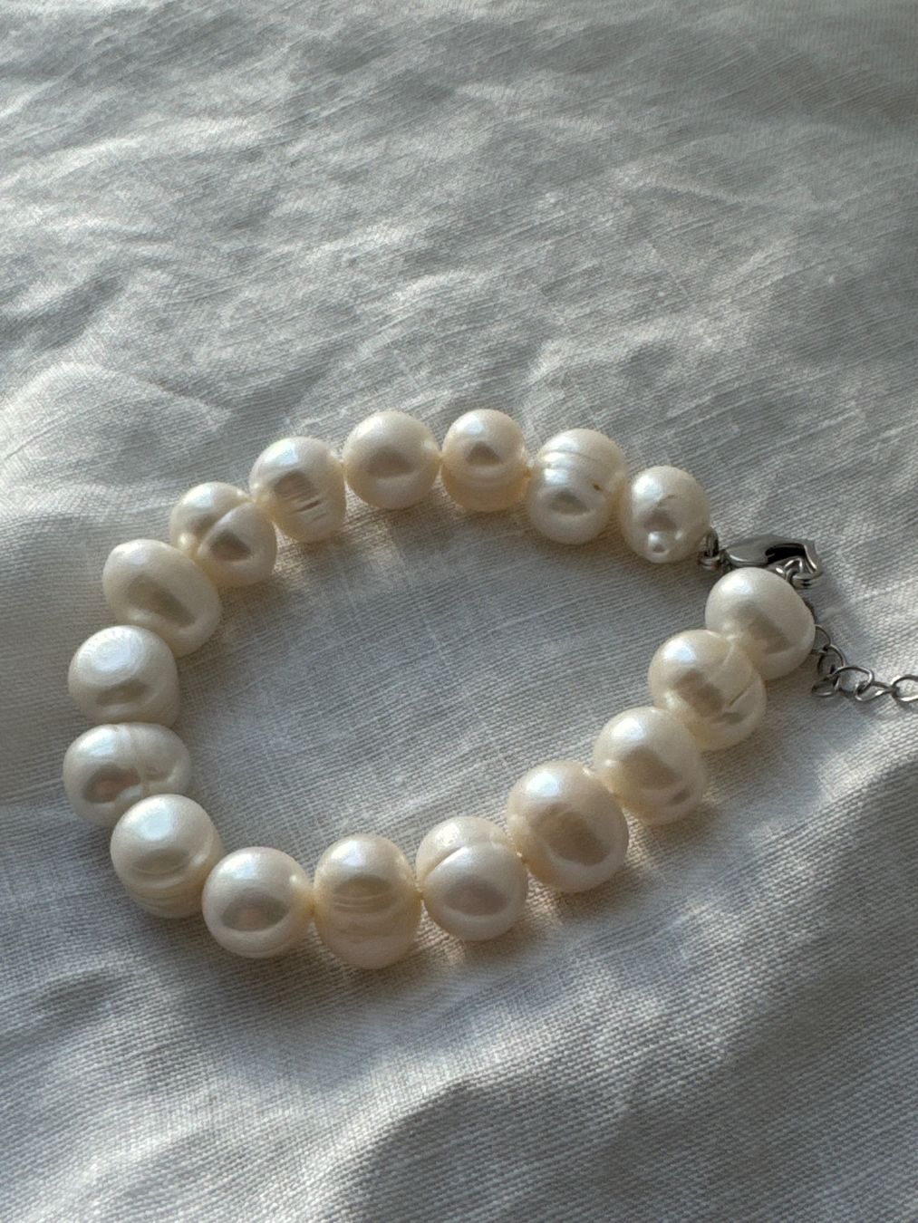 Armbänder & -reifen: Süsswasser Perlen Armband weiss NEU – Neu und originalverpackt aus Brütten von Rod816