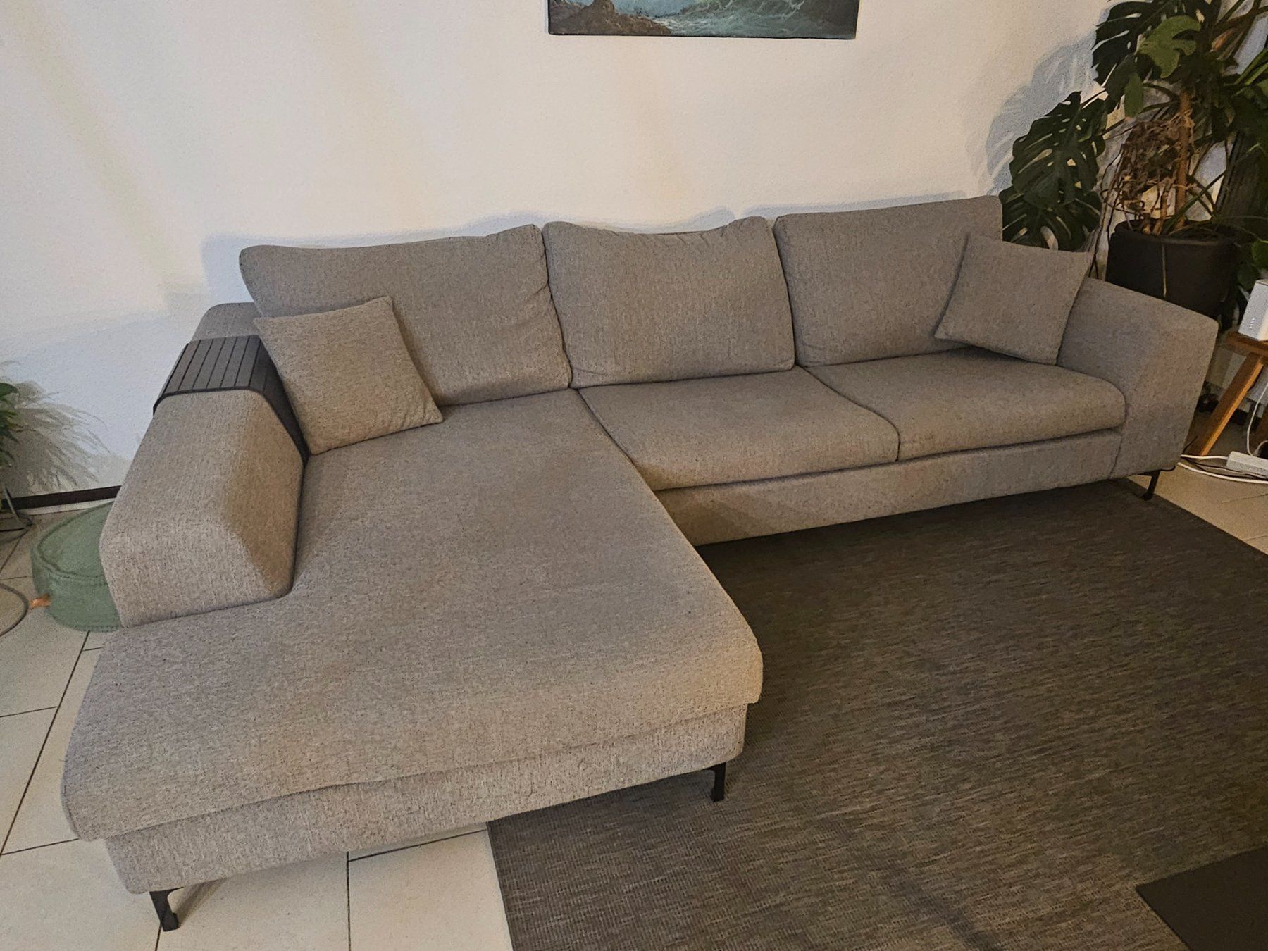Livique Sofas: Graues Sofa abzugeben – D'occasion à Bremgarten b. Bern par cha_j9v2 1