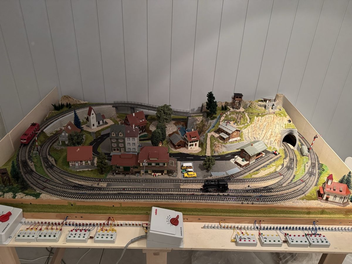 Märklin Modellini di ferrovie: Märklin Eisenbahn – Usato da Niederdorf venduto da nssc