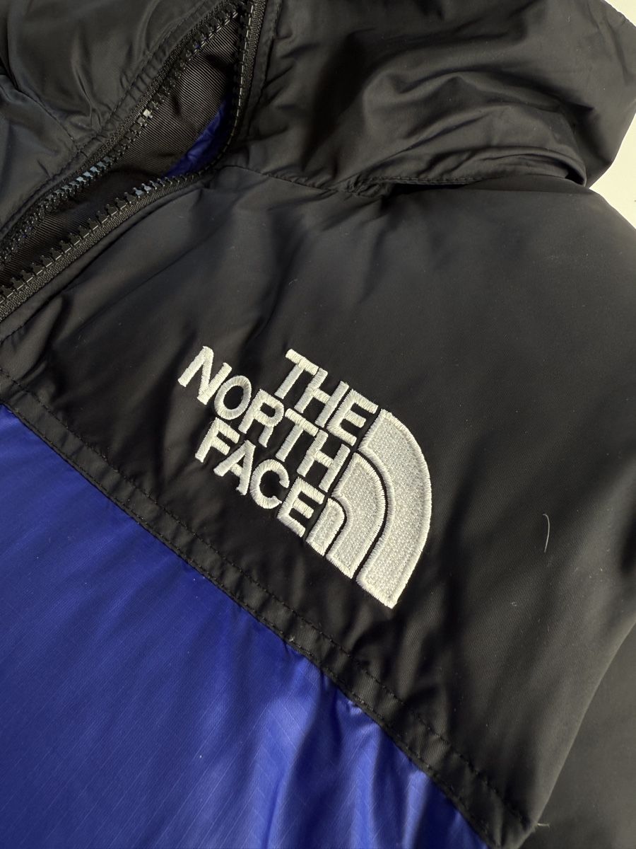 North Face Gilets & Westen: The North Face Puffer-Weste Retro Nuptse 700 - Blau/Schwarz – Gebraucht aus Herisau von rico.sn25 6