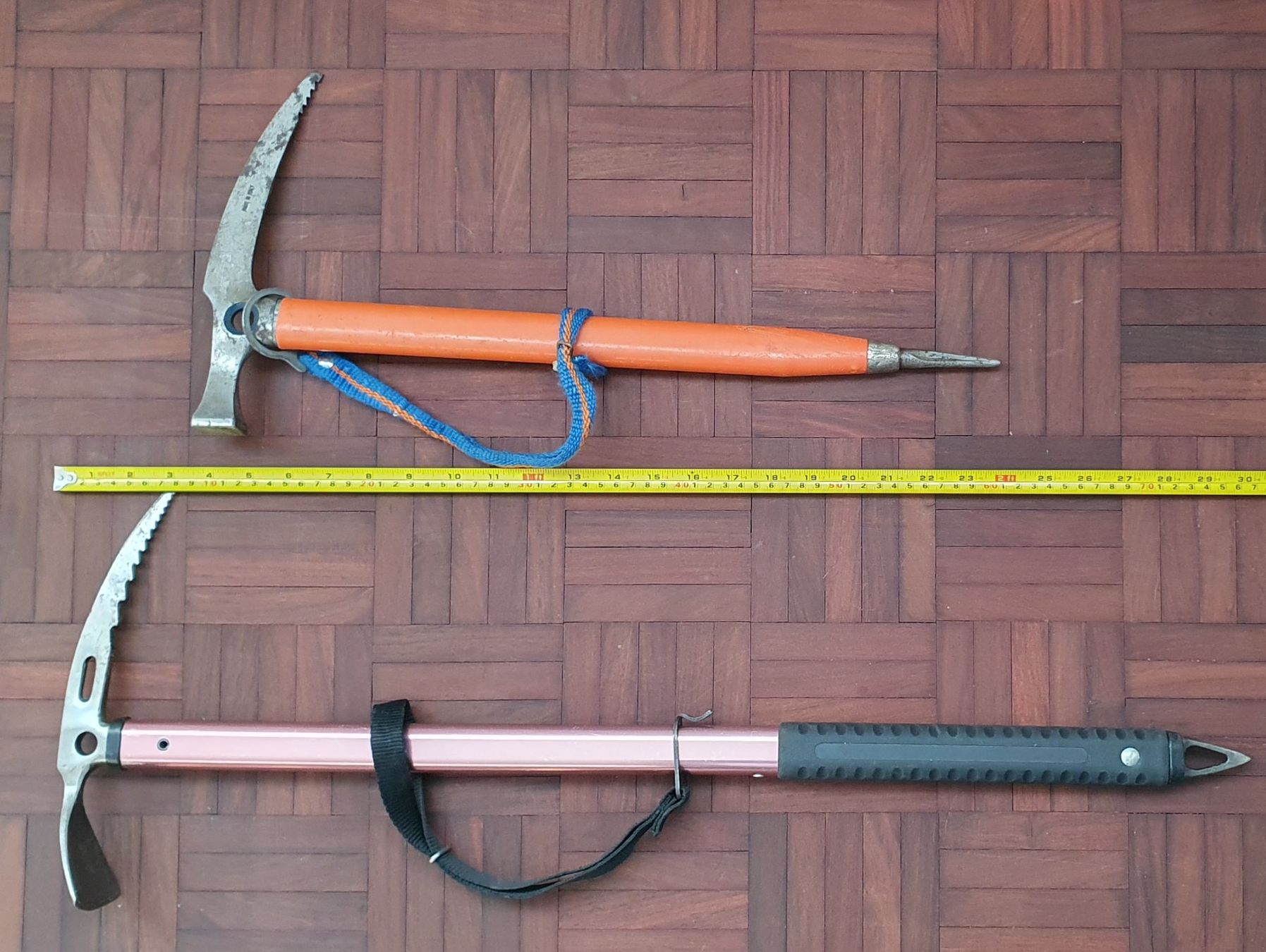 Kletterausrüstungen: 2 Eispickel – Gebraucht aus Kreuzlingen von  4