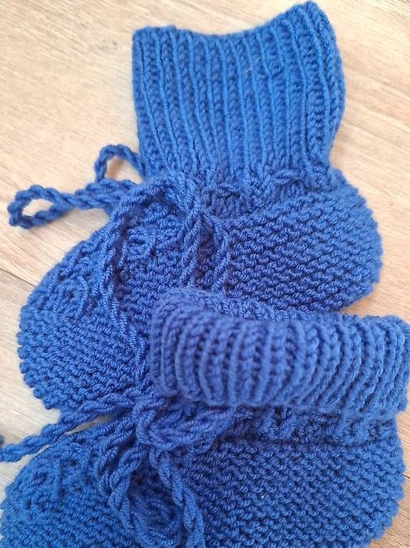 Chaussures garçon: Babyschühchen gestrickt 6-9 Mt – Neuf avec emballage d'origine à Lenk im Simmental par LONdon2014 2