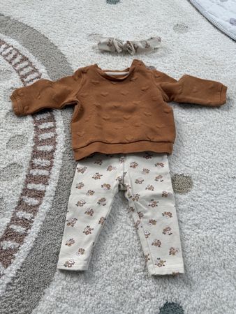 Süsses Baby-Set mit Schleifli / Hösli + Pulli • Grösse 68🍂