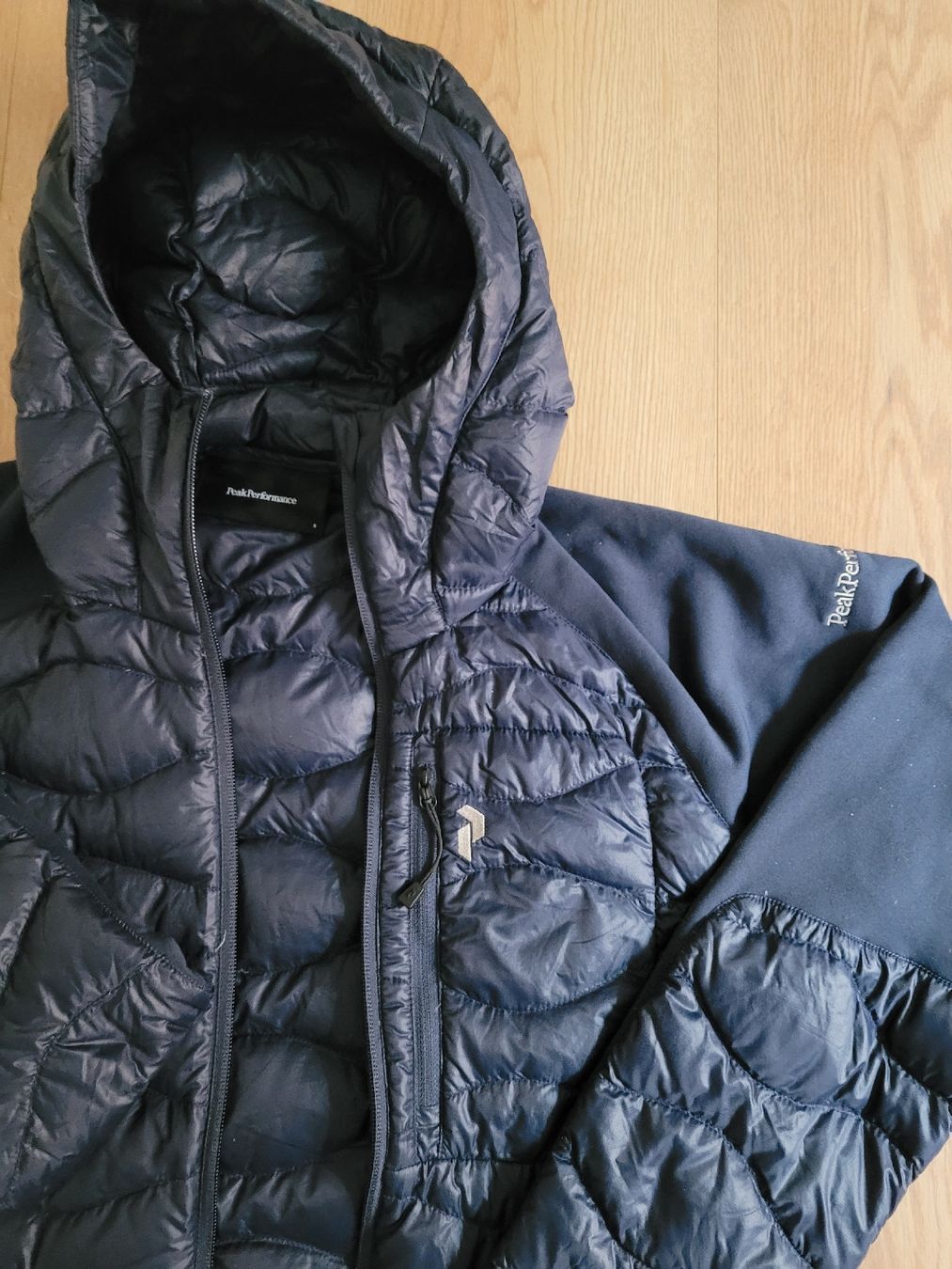 Peak Performance Maglioni & Felpe: Peak Performance Hybrid jacke – Nuovo (secondo la descrizione) da Zürich venduto da Loboso