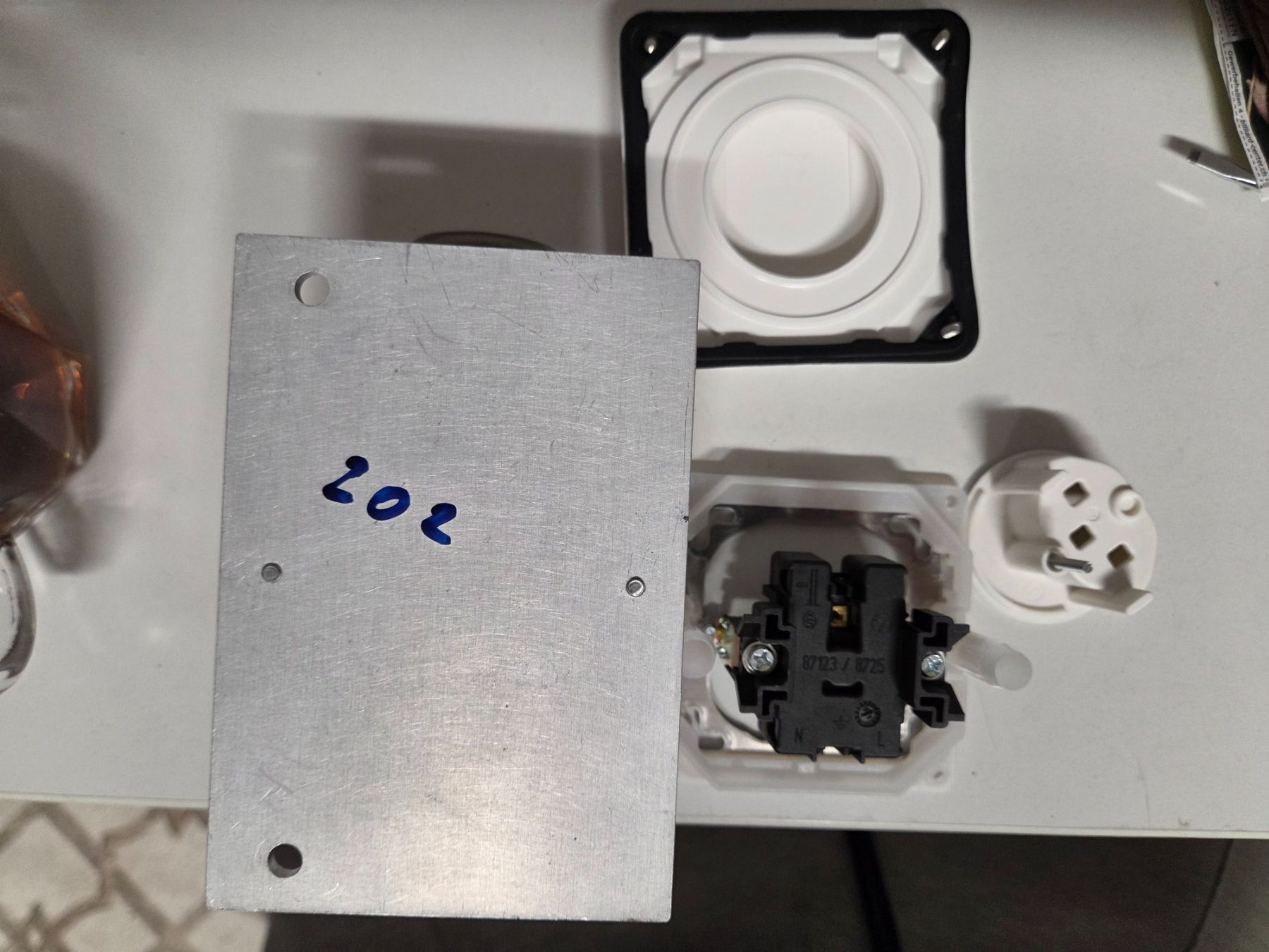 Feller Stecker: Feller NAP T23 Steckdose, weiss Typ23 AP – Gebraucht aus Zürich von Alibaba1234 5