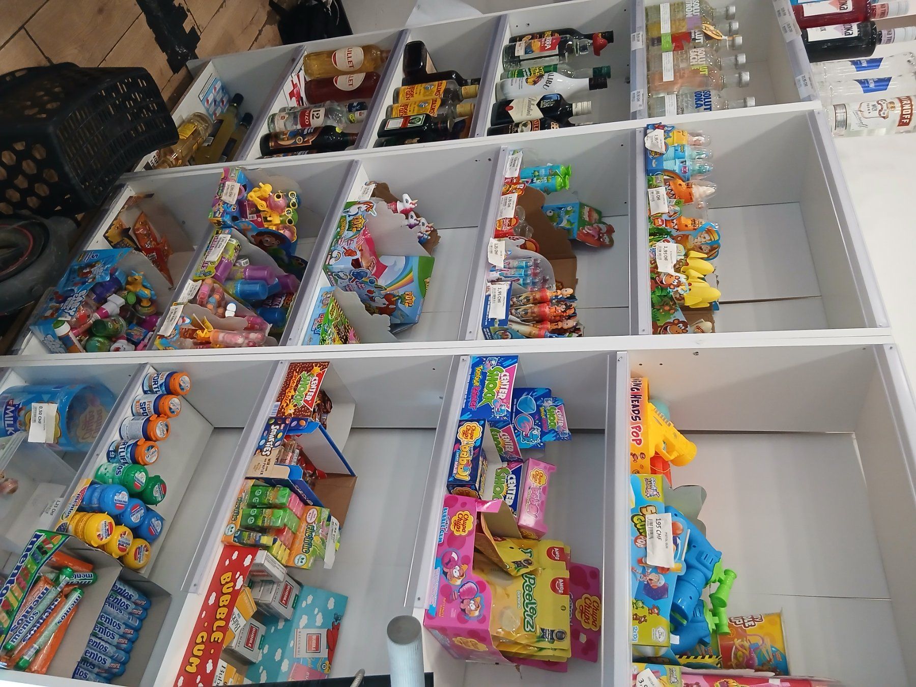 Scaffali: 3 x Bücherregale 1 x preis – Usato da Niederglatt ZH venduto da minishoop.ch 1