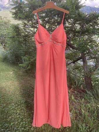 Elegantes Abend- und Cocktailkleid