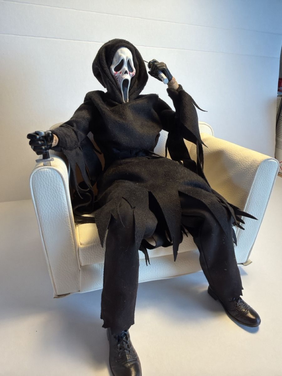 Hot Toys Statuette: Scream Ghostface Figur 1/6 von Why Studios, lose – Usato da Emmenbrücke venduto da dza_dn5r 2