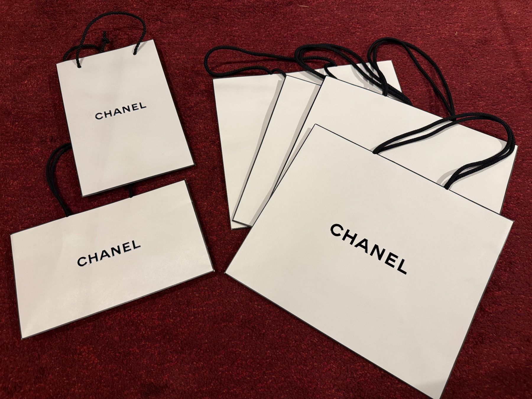 Chanel Borse: Chanel Iconic Paper Bags – Nuovo (secondo la descrizione) da Luzern venduto da sas_r89l