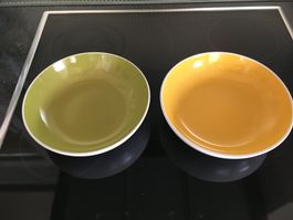 2 Porzellanteller mit hohem Rand, Durchm 20cm neuwertig
