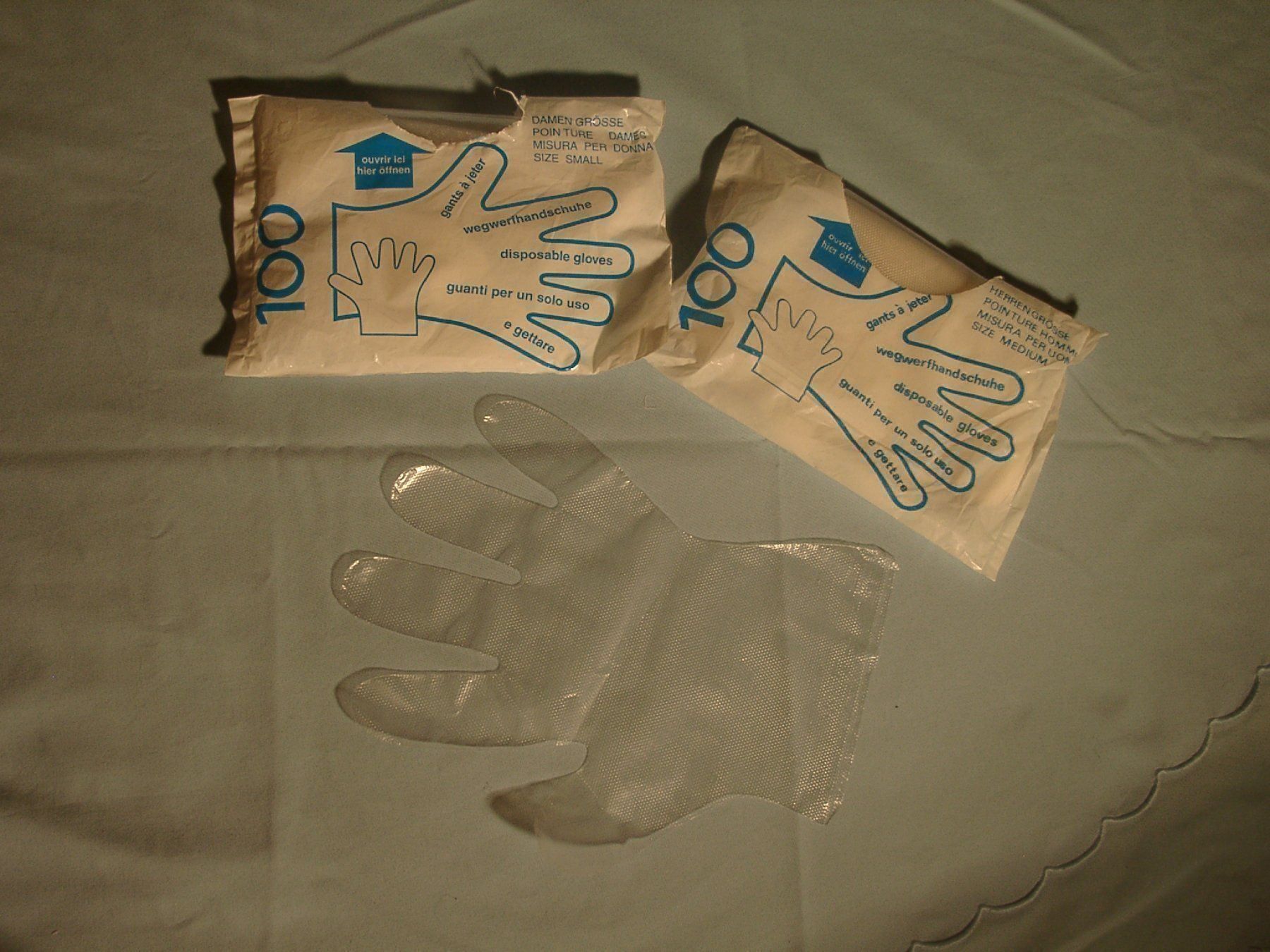 Handschuhe & Handstulpen: 10'000 Stk. Einweghandschuhe, Damengrösse – Neu und originalverpackt aus Würenlos von Mogli99