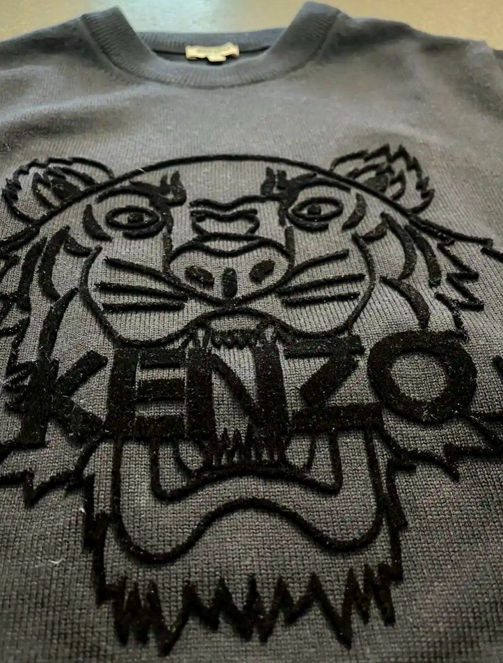 Kenzo Pullover & Sweatshirts: Stilvoller dunkelblauer Wollpullover von Kenzo Pull laine – Gebraucht aus Mont-sur-Lausanne von jolieresale 4
