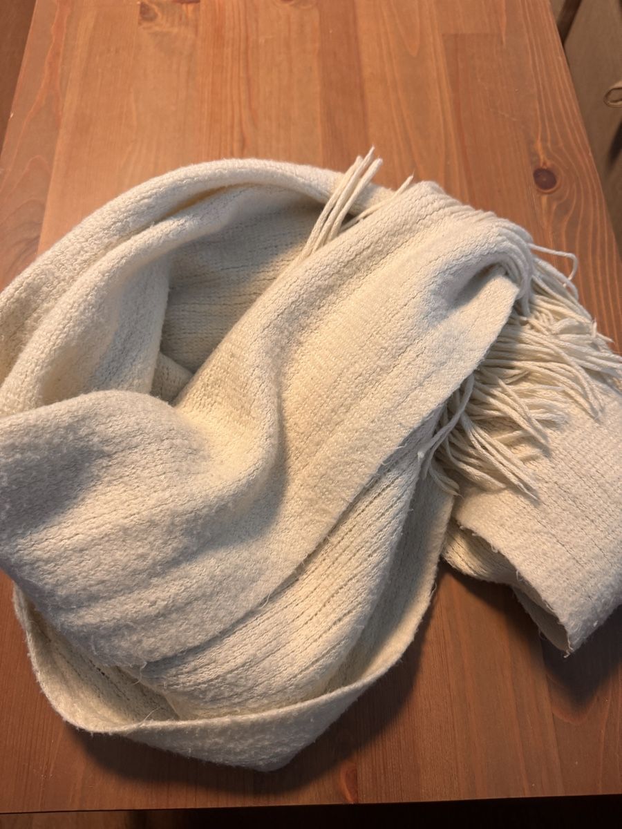 H&M Foulard & Sciarpe: Weisser Schal H&M – Nuovo (secondo la descrizione) da Richterswil venduto da Manu55555