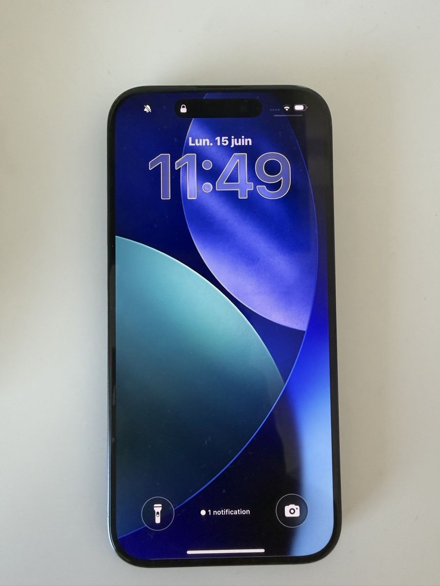 Apple Telefoni cellulari / Smartphones: iPhone 15 pro 128Go Excellent état – Usato da Petit-Lancy venduto da dkr_jg9d 4