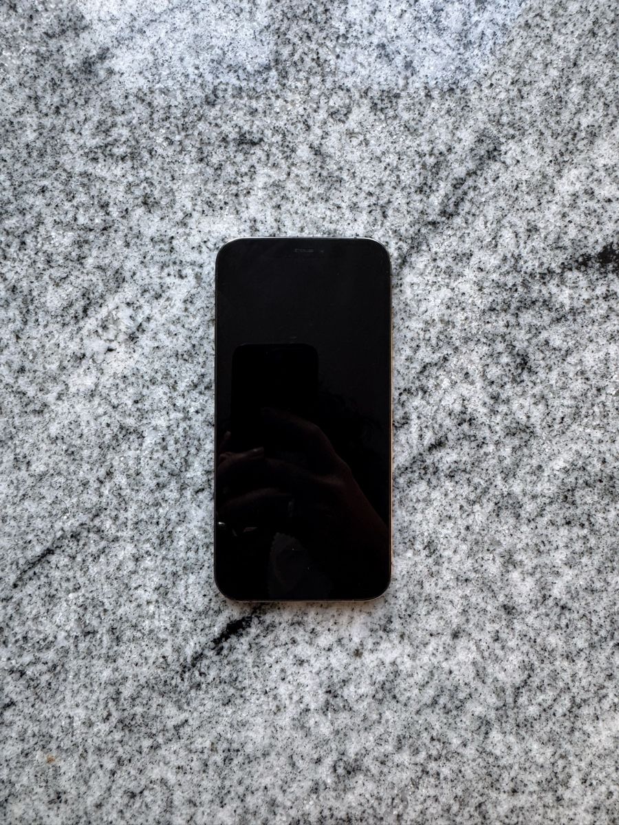 Apple Portables: Iphone 12 Pro 128GB Anthrazit – D'occasion à Zürich par ele_jvf2