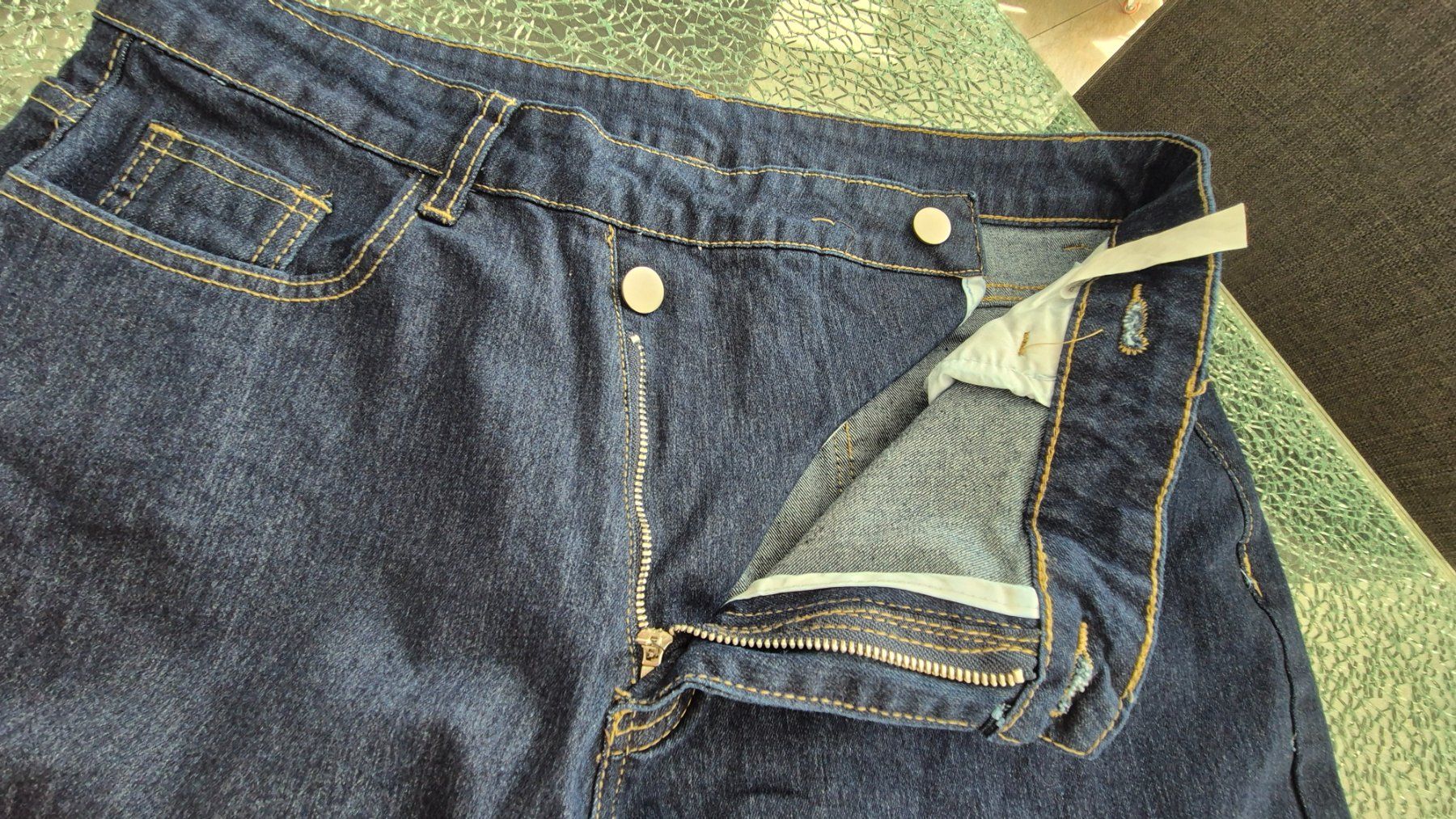 Jeans: Jeans con chiusura storta – Nuovo e nell'imballaggio originale da Gordevio venduto da RUBY104 1