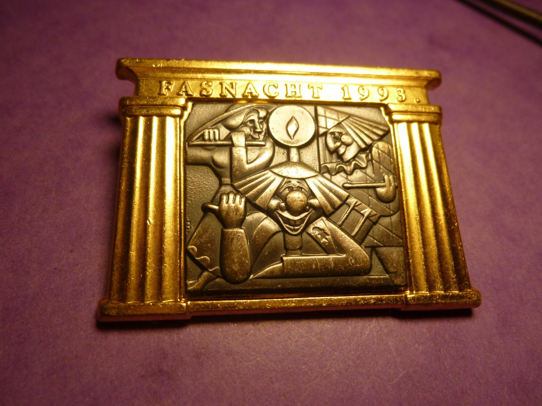 Plaketten & Abzeichen: BASEL 1993  GOLD – Gebraucht aus Ried (Muotathal) von Mandarin02