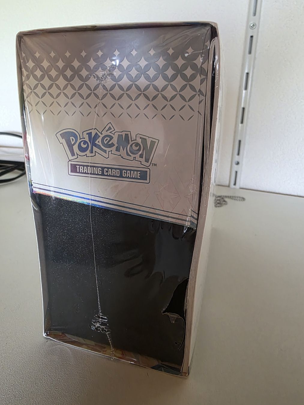 Giochi: Pokemon Prismatic Evolution ETB Elite Trainer Box EN – Nuovo (secondo la descrizione) da Tscheppach venduto da Patrick-John 3
