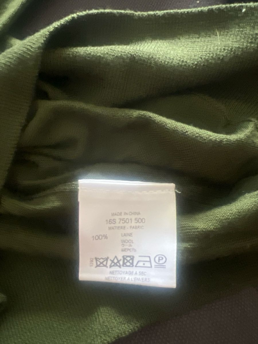 Givenchy Maglioni & Felpe: Givenchy Paris Sweater - Olive Green, Stylish and Warm – Usato da Oberägeri venduto da rus_7vhx 2