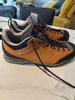 Chaussures SCARPA  Taille 43  Bon état  CHF 60.