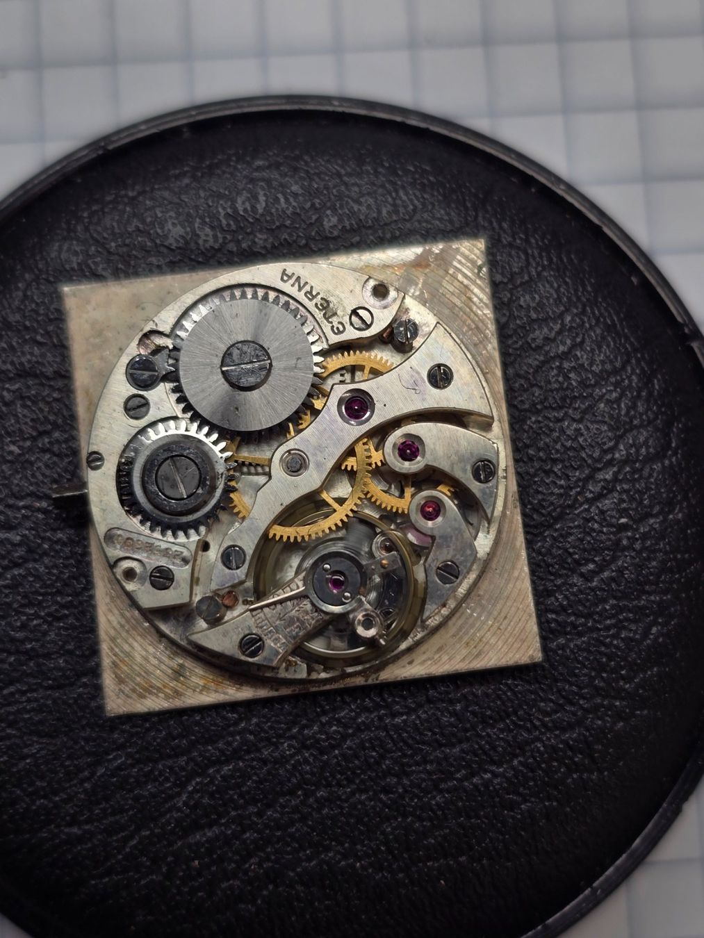 Eterna Orologi: Mouvement Eterna, calibre inconnu – Usato da Tramelan venduto da Nirdan 2