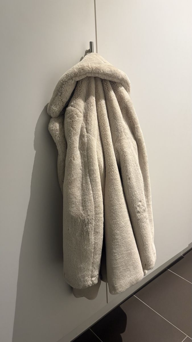 Pull&Bear Cappotti: Winter Teddyfell Jacke – Nuovo (secondo la descrizione) da Zürich venduto da SandraF. 1