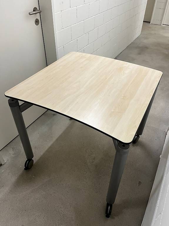 Tables: Quadratischer Bürotisch – D'occasion à Dietikon par mfl_zyz6 2