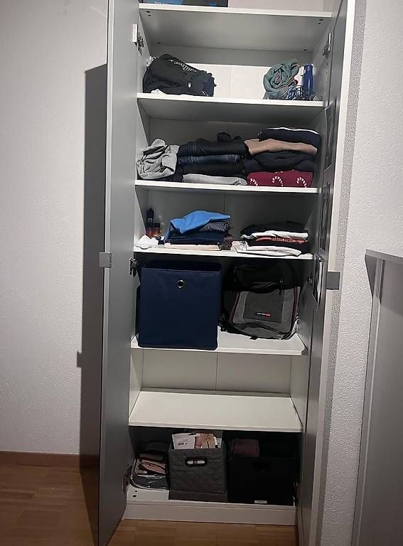 Schränke: Armoire doccasion en bon état – Gebraucht aus Lausanne von fed_9dzv 1