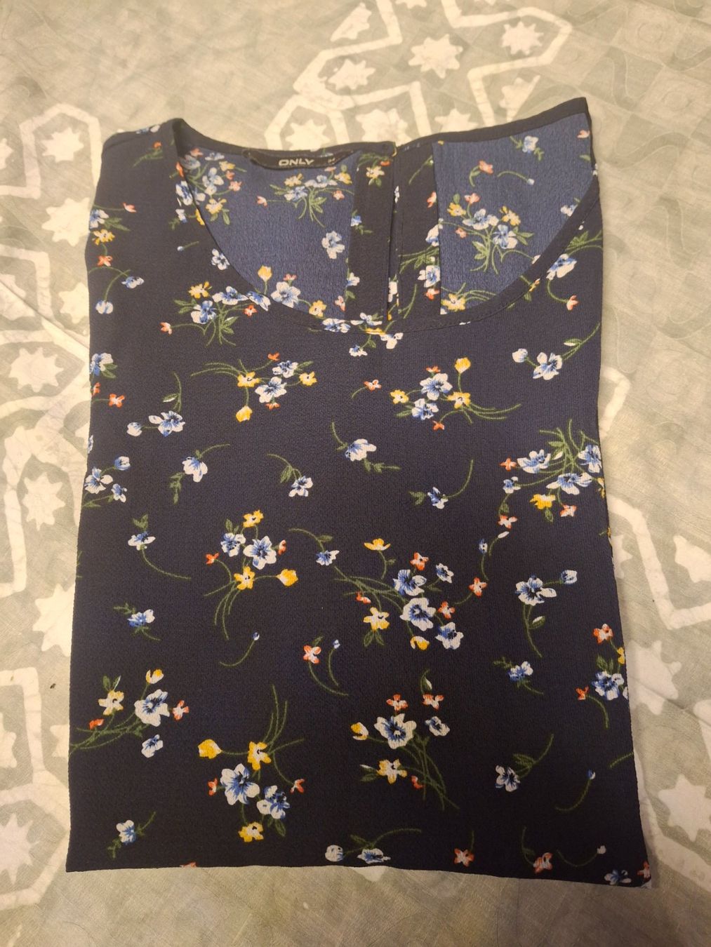 Only Top: Haut taille 34 – Usato da Villiers venduto da san_jn5w 8