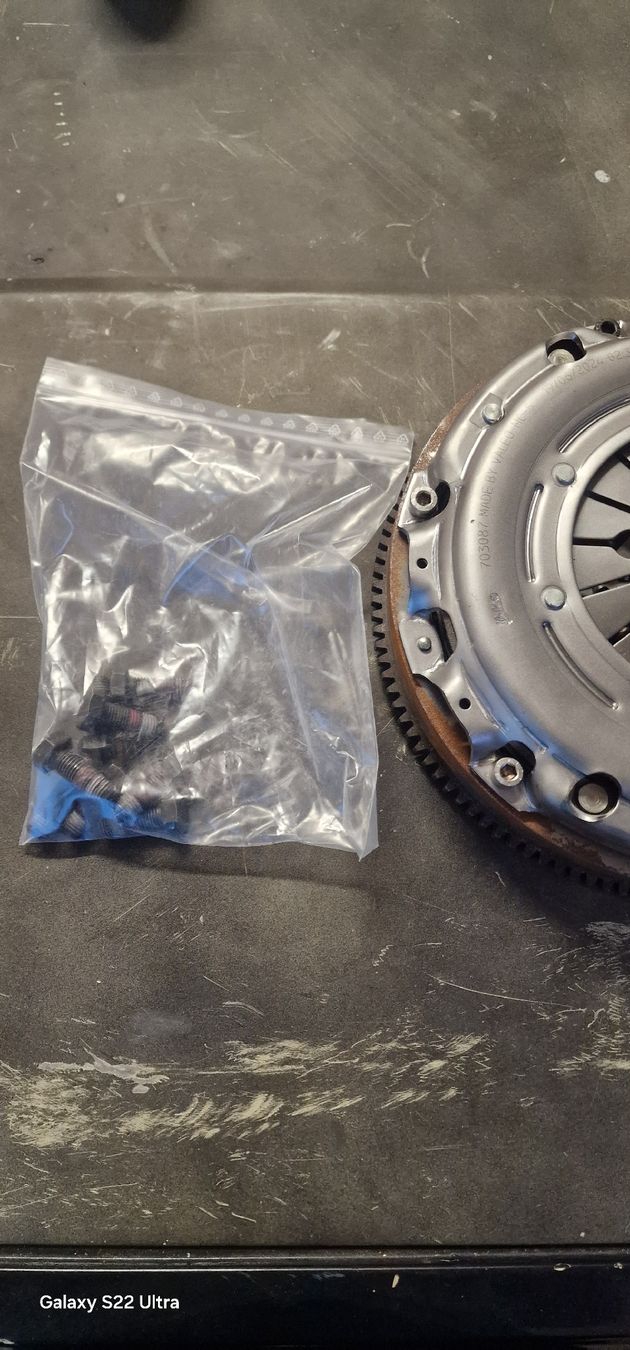 Valeo Toutes les pièces auto: Valeo Einmassenschwunrad Umbau kit – Neuf (Voir description) à Diessenhofen par nia_2k9h 1