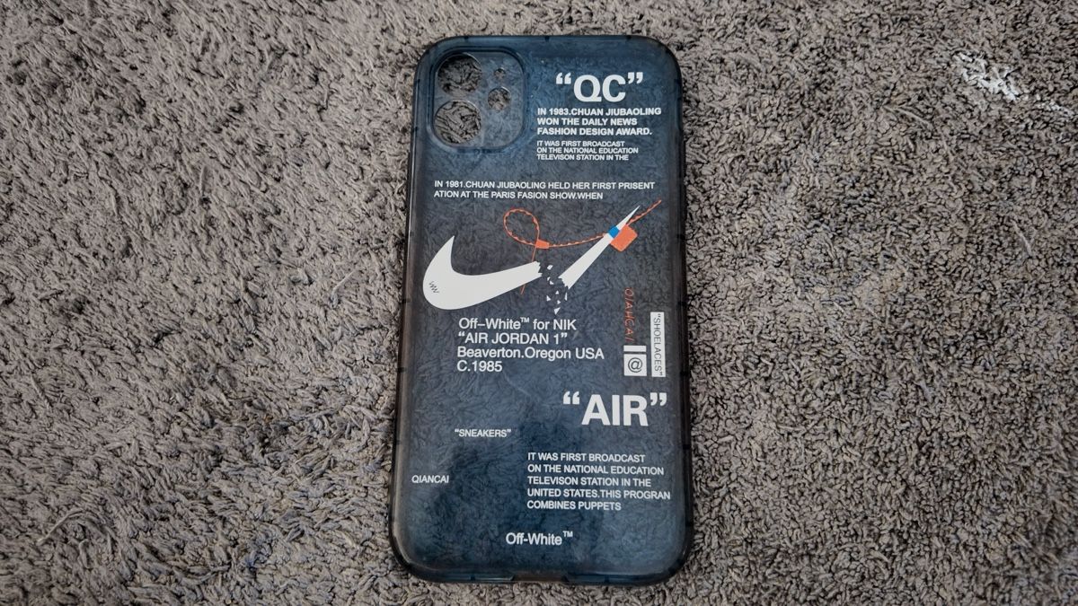 Coques & Protection écran: Coque d’iPhone 11 bleue Off-White – D'occasion à Denges par val_j8w7