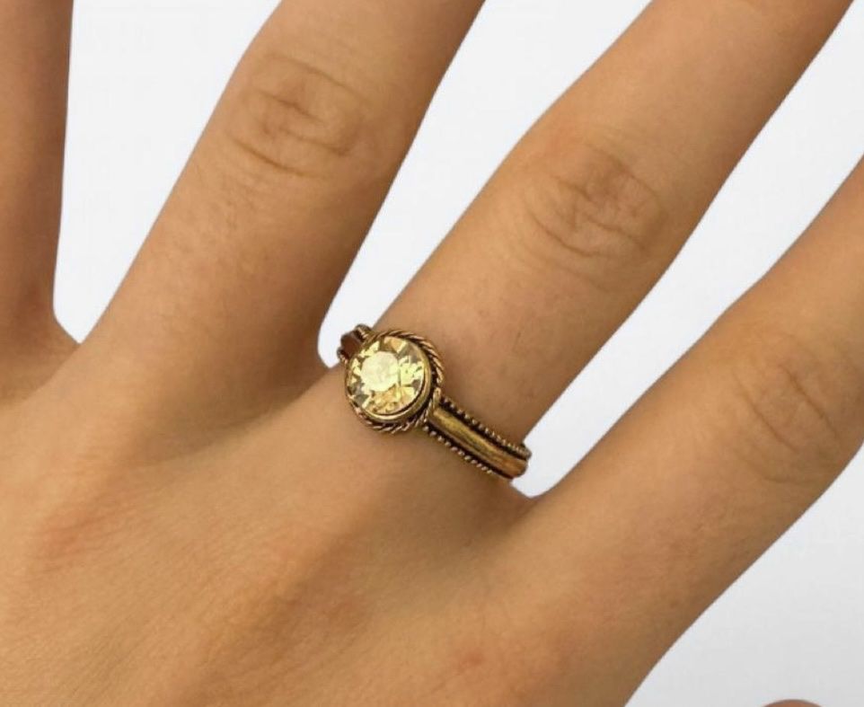 Bagues: gold ring with zircone stone – D'occasion à Rütihof par mya_we 1