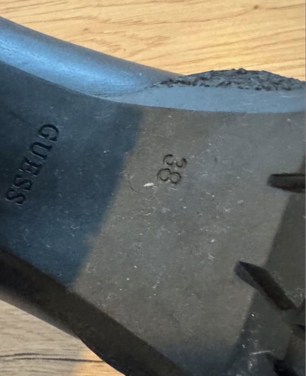 Guess Damenschuhe: GUESS Chelsea Boots – Neu (gemäss Beschreibung) aus Safnern von ann_sjp5 2