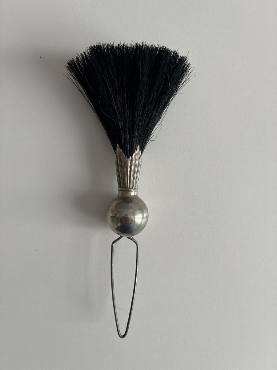 Schweizer Armee Uniformi: Dragoner Pinsel schwarz – Usato da Gutenswil venduto da Antiques77